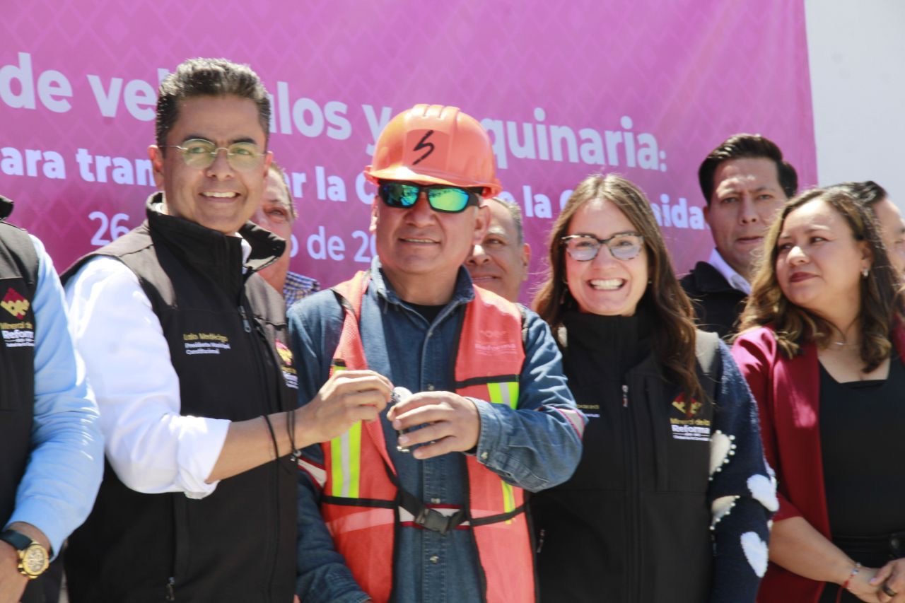 Imagen 2 de 4: Inversión en Maquinaria y Parque Vehicular en Mineral de la Reforma