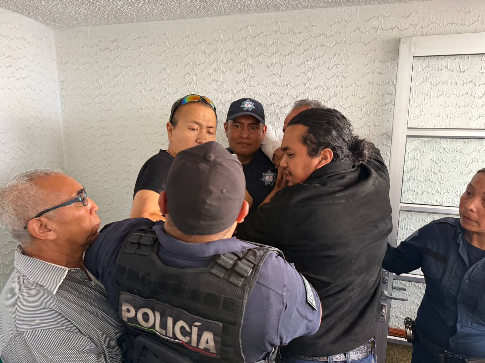Policía de Mineral de la Reforma reprime a ciudadanos del municipio